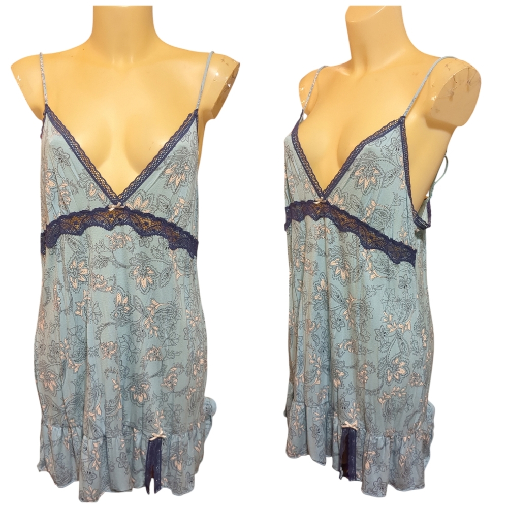 🌹3/15🌹ANGEL Blue and White Paisley Nightgown Lingerie